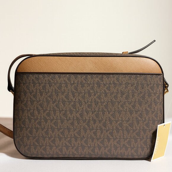 Michael Kors Outlet Jet Set Large Logo Crossbody Bag with Adjustable Strap - Picture 4 of 4